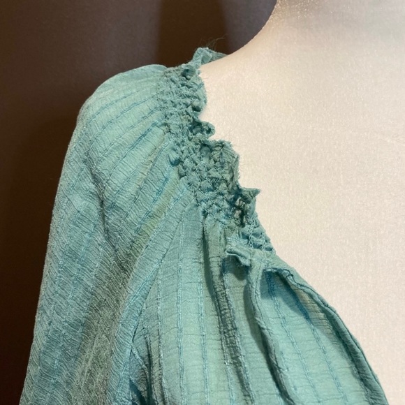 FREE PEOPLE NWOT Out of Town Top Flowy long sleeves summer wide sleeves - Picture 5 of 5